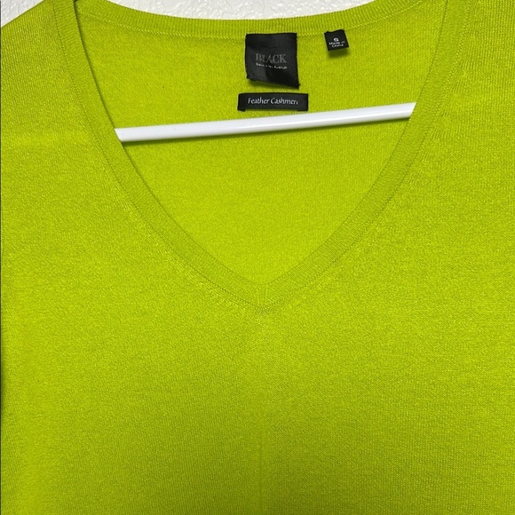 Saks Fifth Ave Feather Cashmere V-neck Sweater Small - Picture 4 of 7